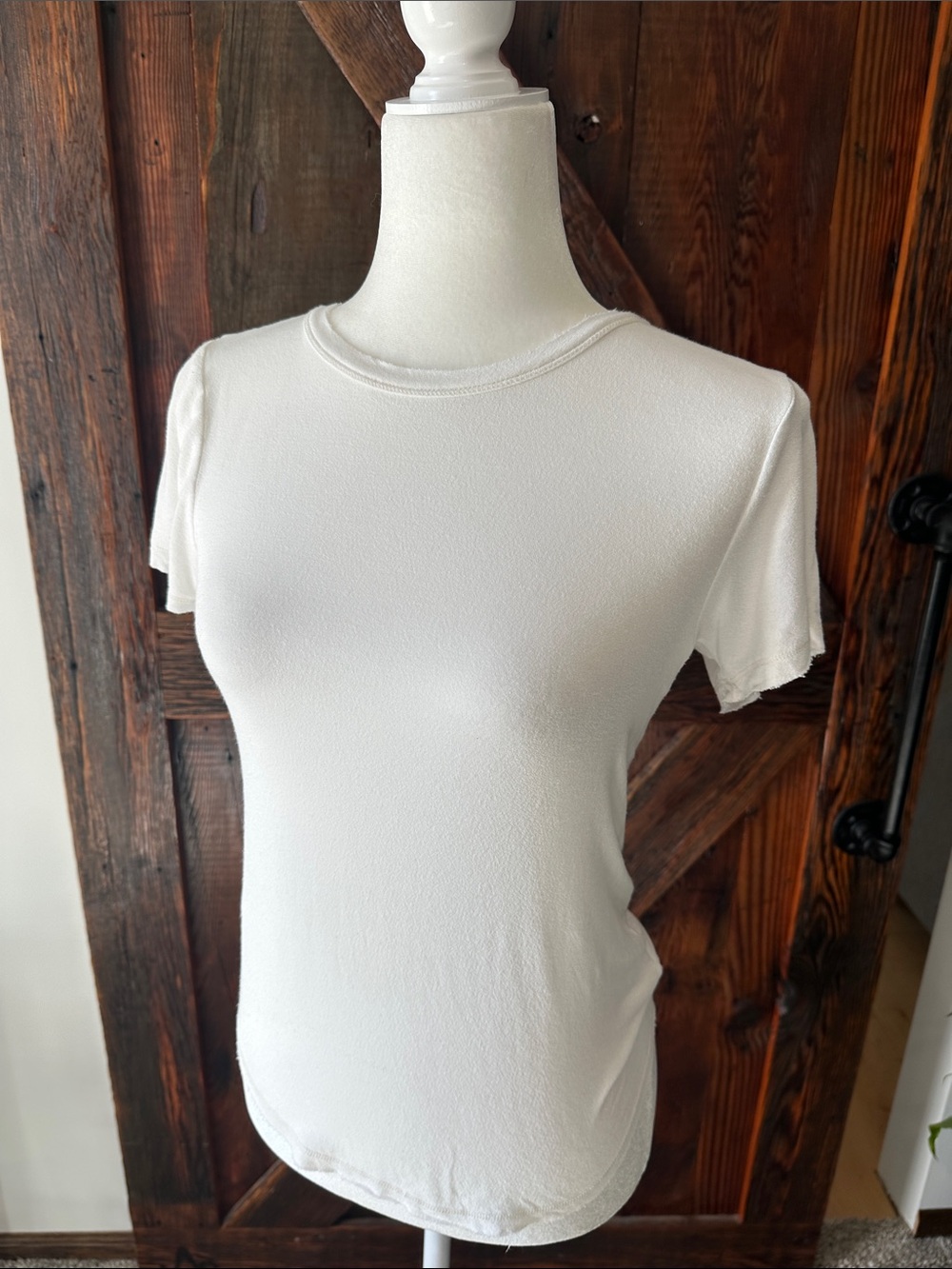 BKE White Short-Sleeve Crewneck Raw Edge Tee